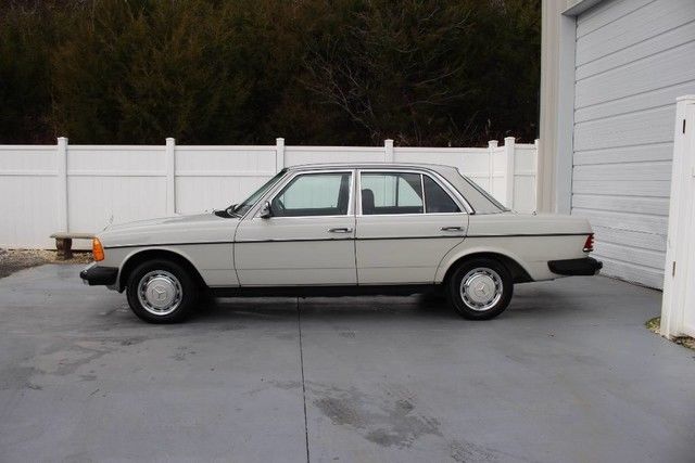 1980 mercedes benz 200-series 240d diesel w123 sedan auto leather 2 owner classi