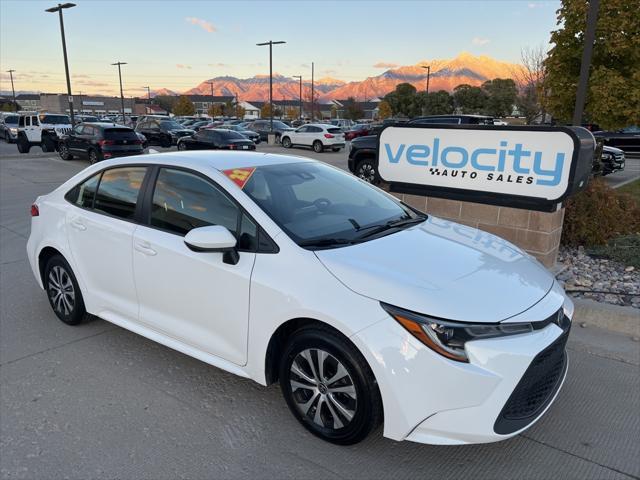 2022 toyota corolla hybrid le