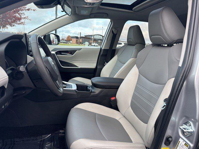 2022 toyota rav4 hybrid xle premium