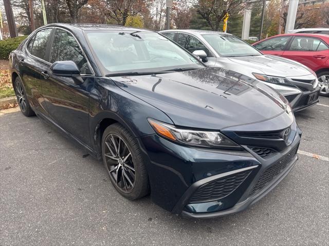 2021 toyota camry se