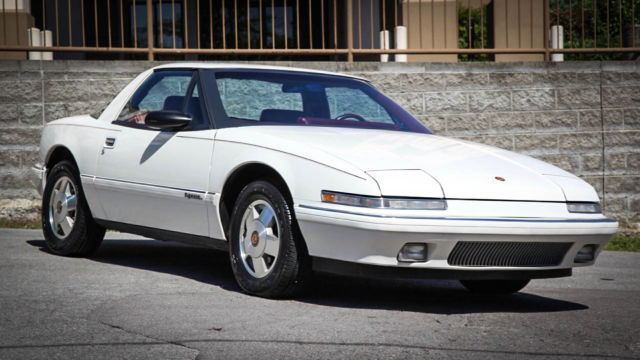 1988 buick reatta 33,409 original miles 1-owner white/red 100% original clean!!!