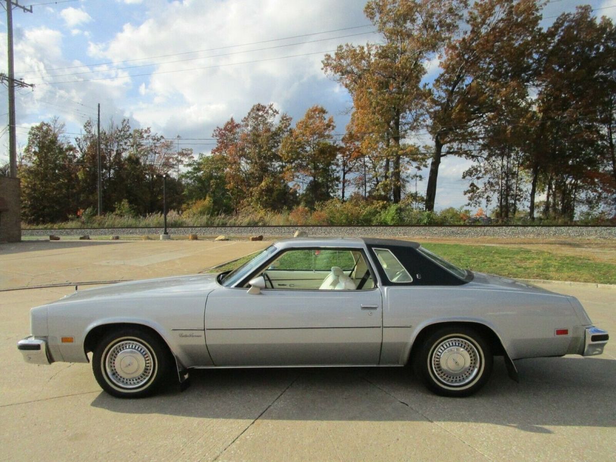 1976 oldsmobile cutlass supreme - 25k miles - one owner - beautiful condition