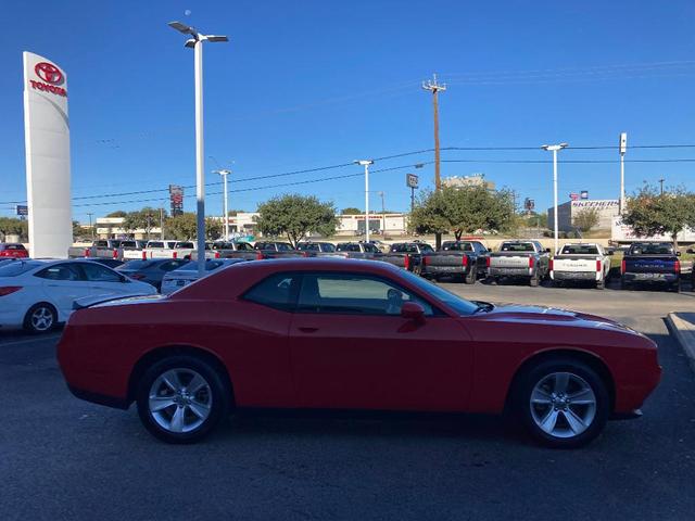 2023 dodge challenger sxt