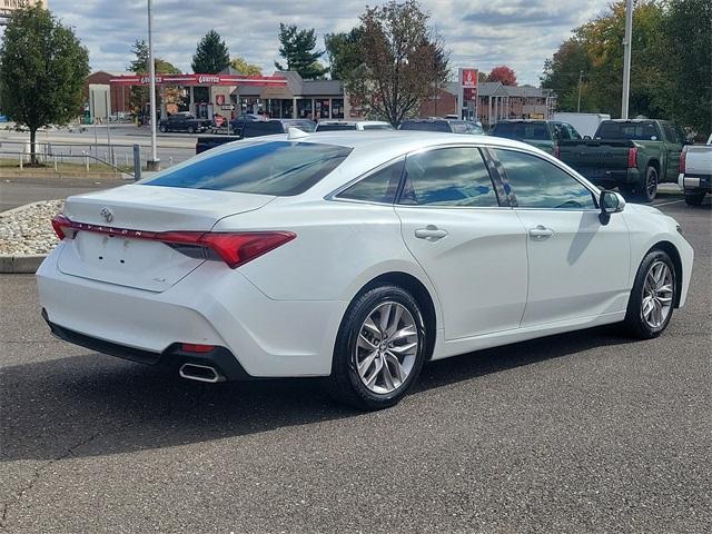 2022 toyota avalon xle