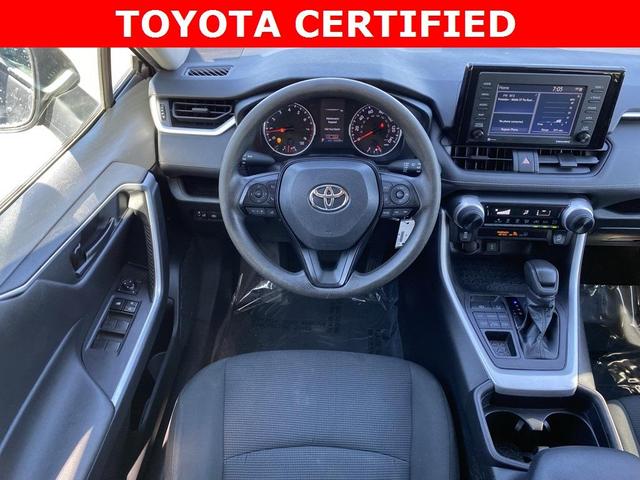 2021 toyota rav4 le