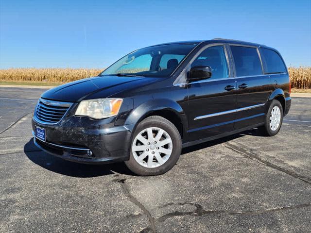 2011 chrysler town & country touring-l