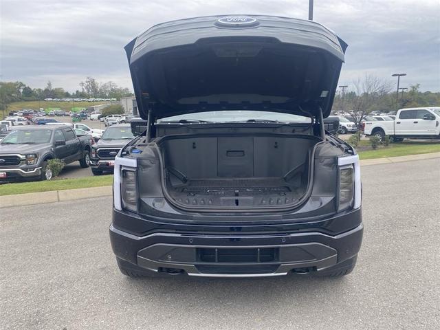 2023 ford f-150 lightning lariat