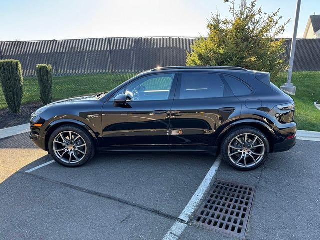 2022 porsche cayenne e-hybrid