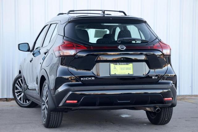 2022 nissan kicks sv
