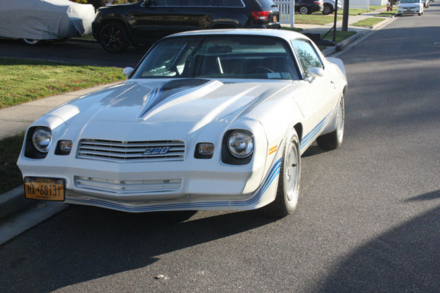 original 1981 camaro z-28 white w/blue interior/stripes 42k original miles