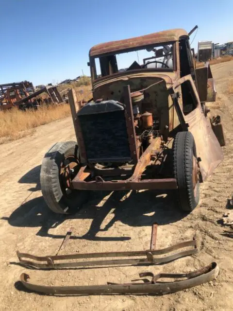 1934 chevy truck w extra 2 cabs!