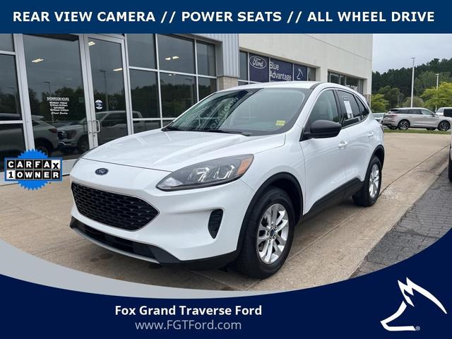 2022 ford escape se