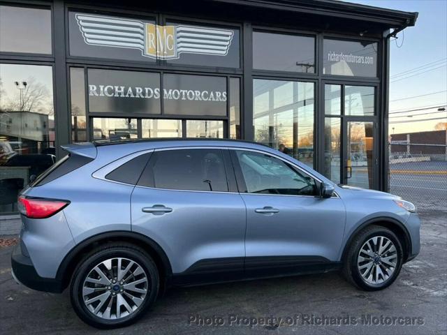 2022 ford escape titanium