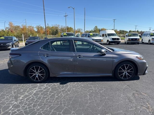2023 toyota camry se
