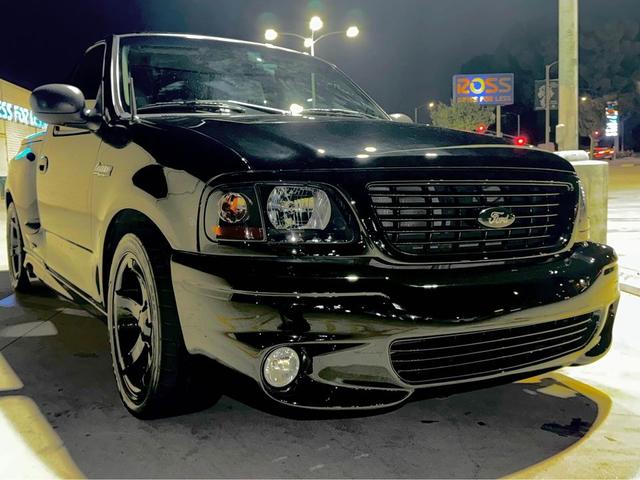 2002 ford f-150 svt lightning flareside