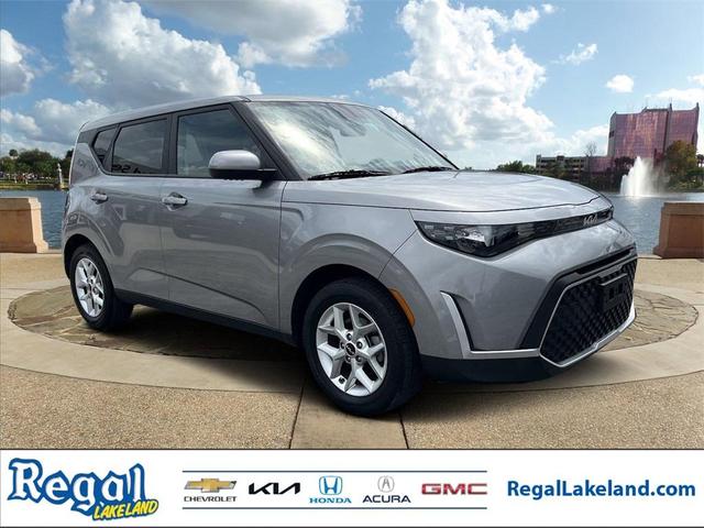 2023 kia soul lx