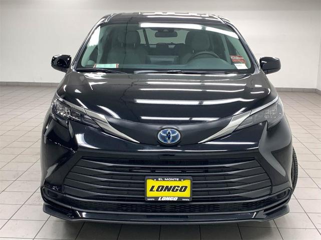 2024 toyota sienna le