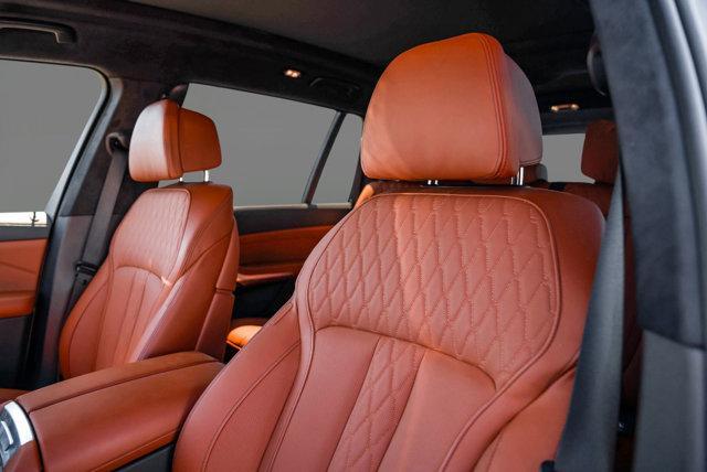 2024 bmw x7 m60i