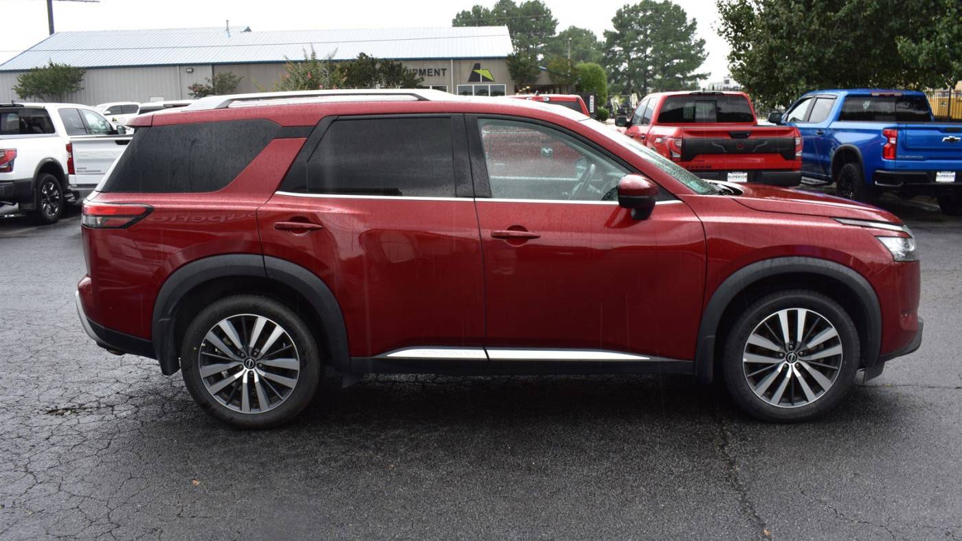 2022 nissan pathfinder platinum