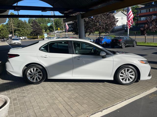 2023 toyota camry le