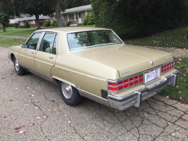 1981 pontiac bonneville sedan 5.7 v8 automatic 56,000 miles / super clean