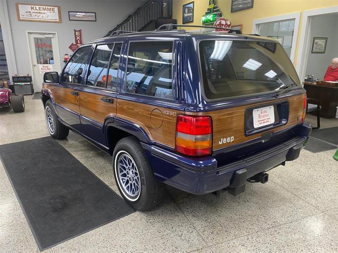 1993 jeep grand wagoneer in davenport, iowa
