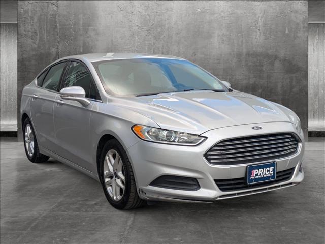 2016 ford fusion se
