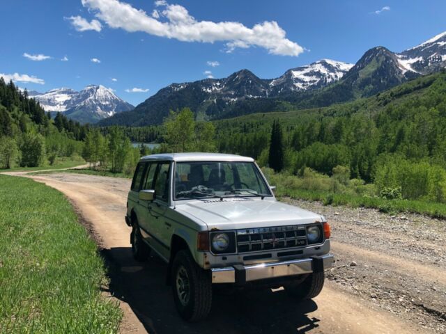 1989 mitsubishi montero ls