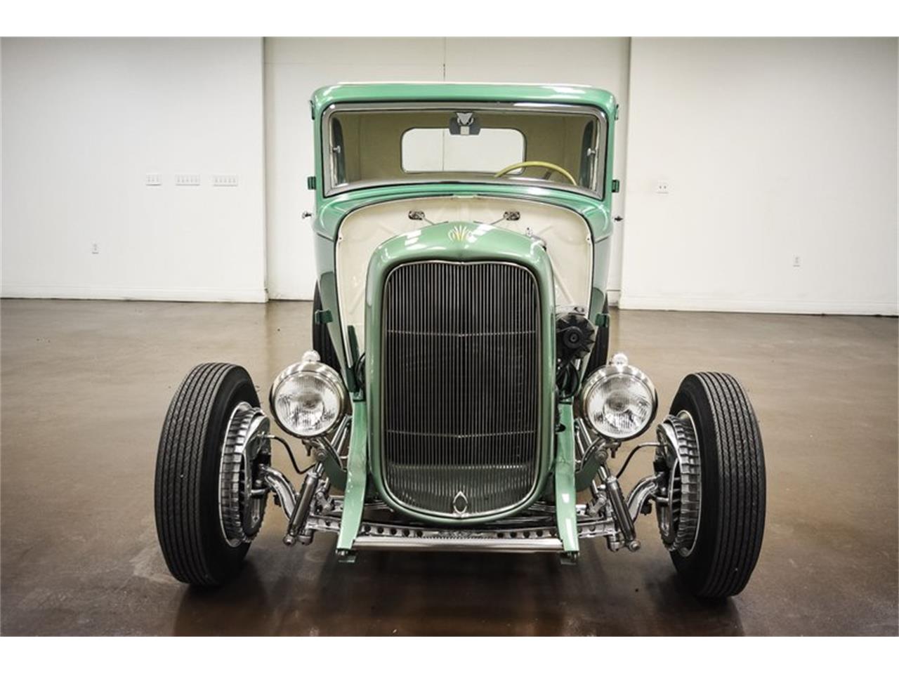 1932 ford 5-window coupe