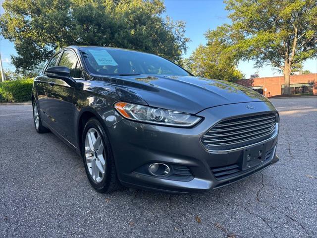2016 ford fusion se