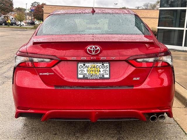 2022 toyota camry se