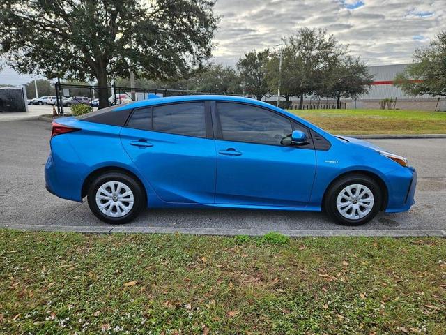 2019 toyota prius le