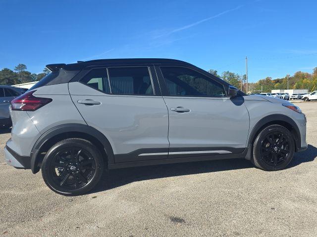2024 nissan kicks sr