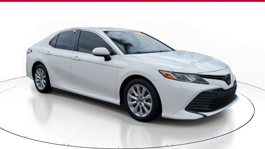 2018 toyota camry le