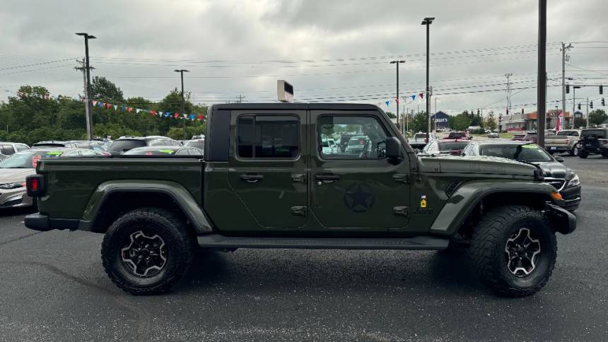 2022 jeep gladiator altitude