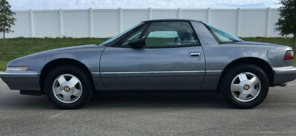 1990 buick reatta 3.8l v6, 1 owner, extremely low miles, original paint