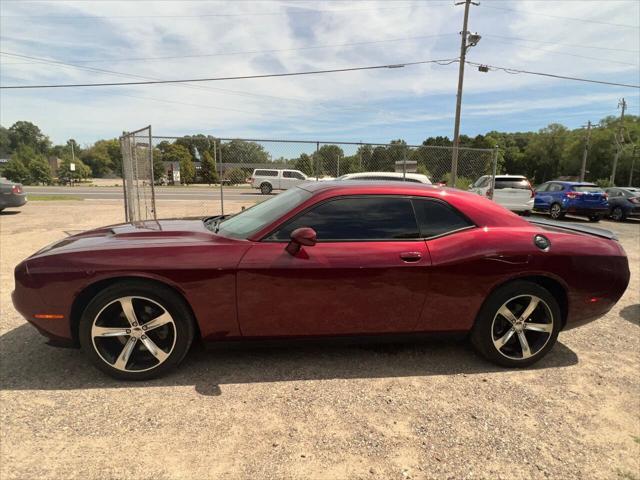 2017 dodge challenger sxt