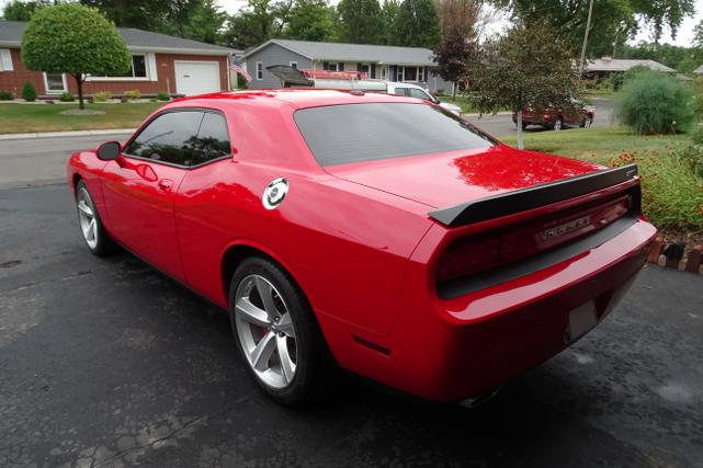 2009 dodge challenger srt8