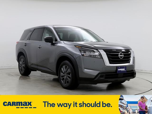 2023 nissan pathfinder s
