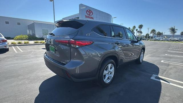 2023 toyota highlander le