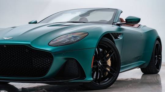 2023 Aston Martin DBS