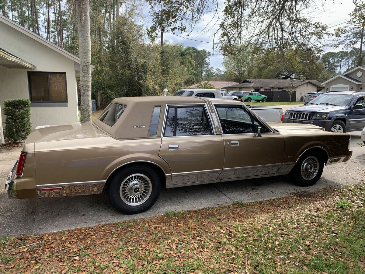 1985 lincoln town car sedan brown