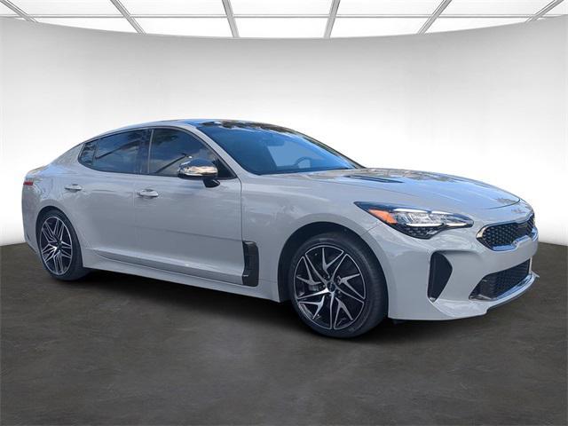 2023 kia stinger gt-line