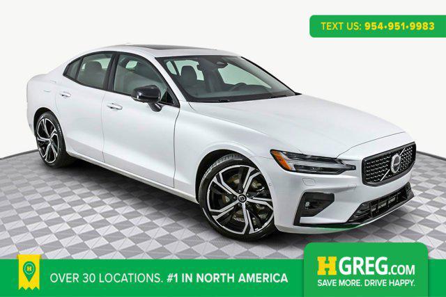2024 volvo s60 b5 plus dark theme
