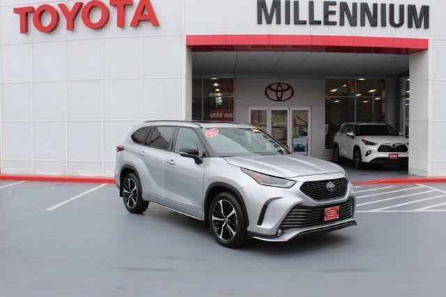 2022 toyota highlander xse