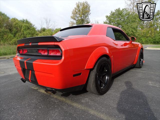 2009 dodge challenger srt8