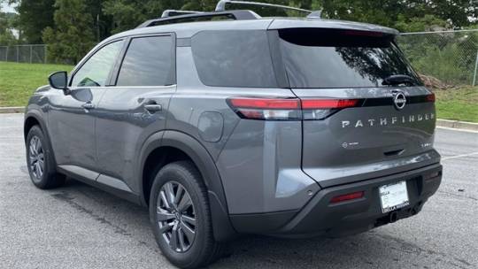 2024 Nissan Pathfinder sv