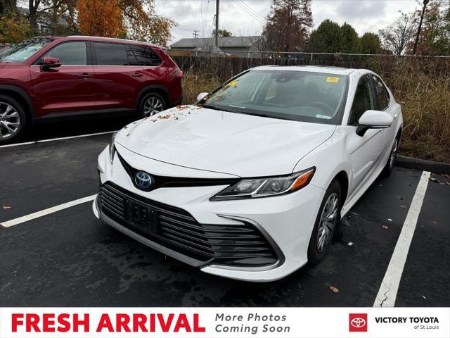 2022 toyota camry le