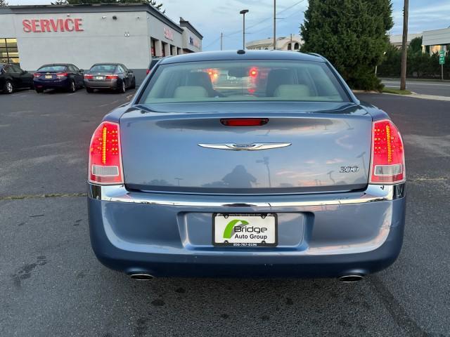 2011 chrysler 300 limited