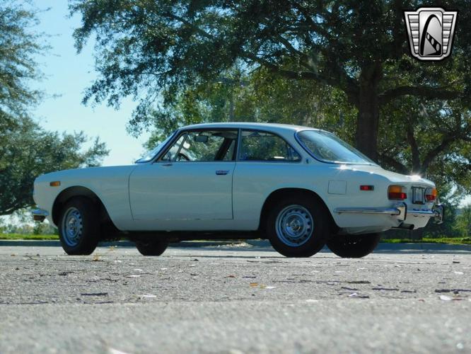 1972 alfa romeo 2000 gt in o'fallon, illinois